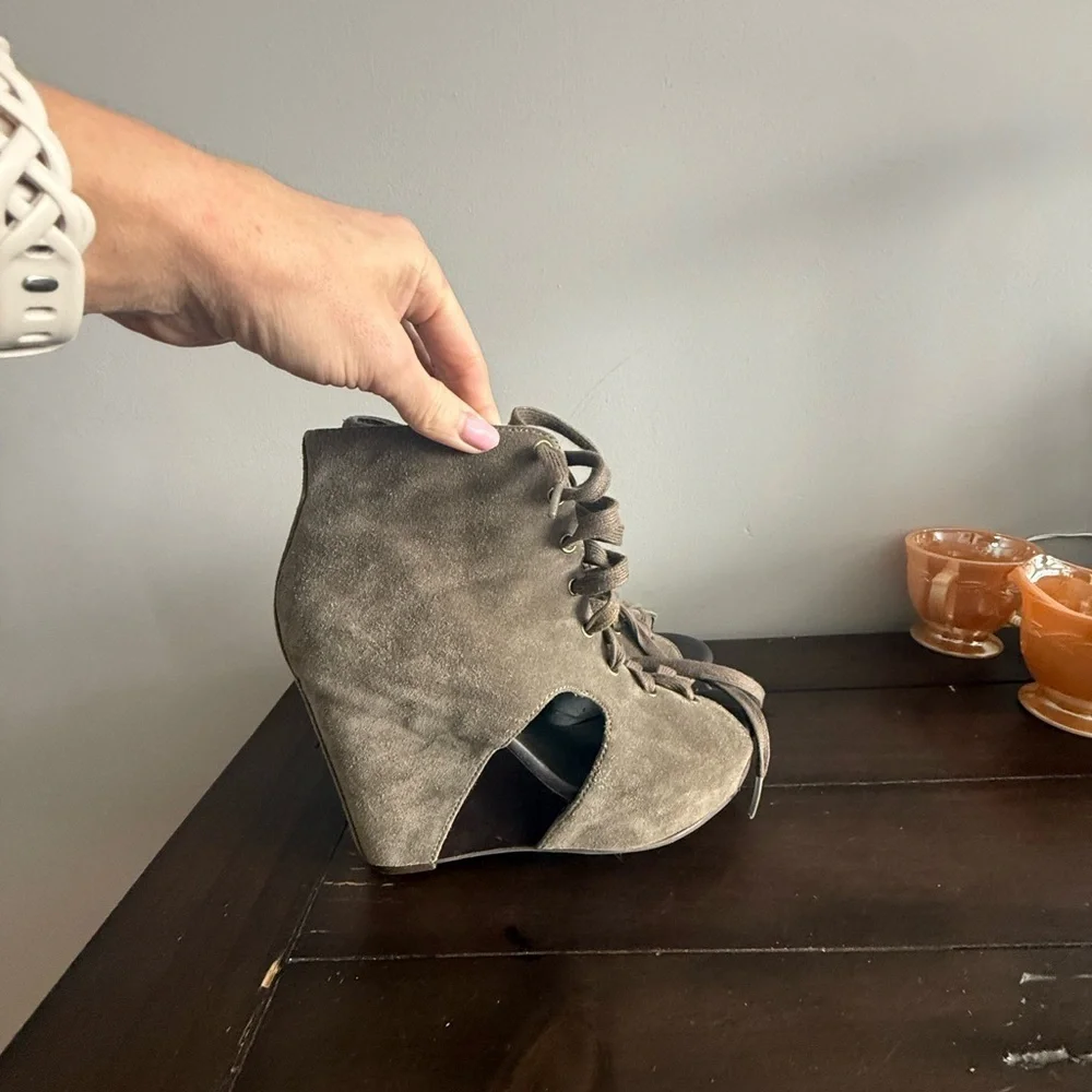 Lucky Brand Suede Lace-Up Cutout Wedge Booties Size 8M